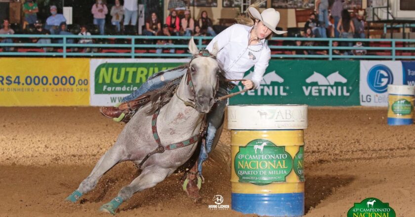 Conheça Caroline Rugolo, campeã da 6ª Super Semana do Tambor na categoria AMADOR!